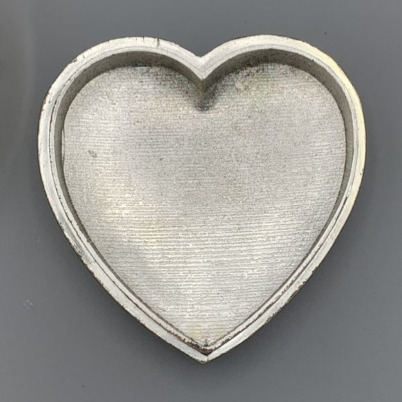 Vtg Silver Plated Heart Trinket Box Red Fabric Interior Jewely Box Vanity Japan - Picture 4 of 10